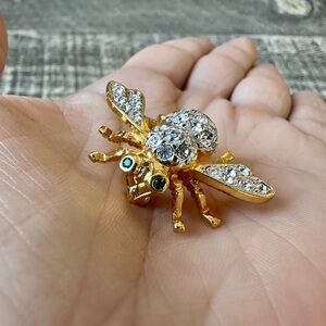 Vintage Joan Rivers Bee Brooch